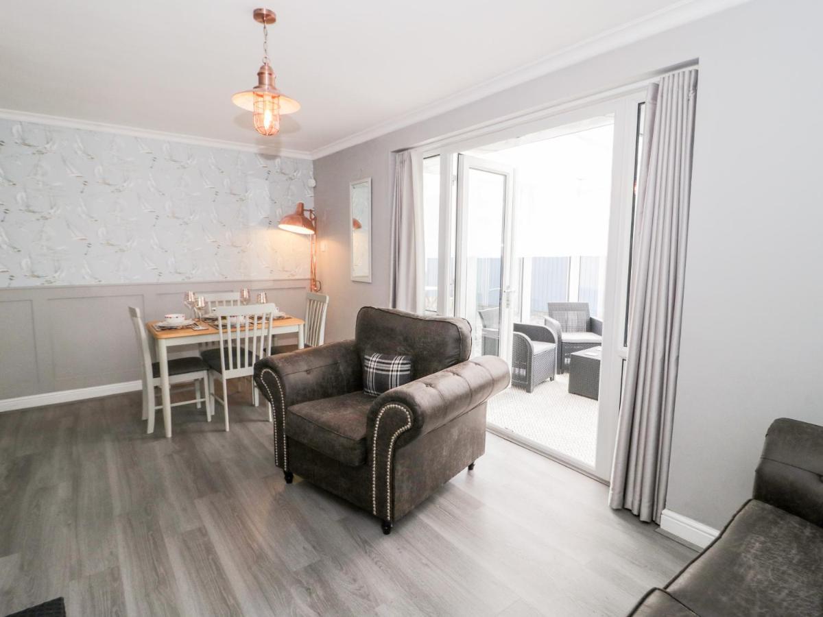 فيلا Seaside Retreat برستاتين المظهر الخارجي الصورة
